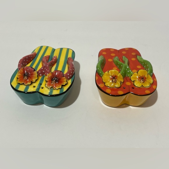 Clay Art Flip Flop Salt Pepper Shakers Floral Bright Summertime - Picture 5 of 11